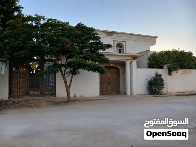 للبيع فيلا في فينيسيا شارع الفايدي المساحة 1200م المسقوف 350م على دورين