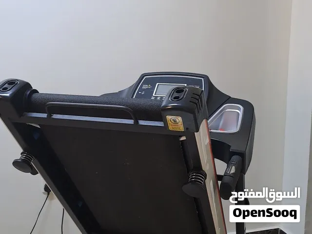 للبيع اله المشي (الكارديو) بحاله شبه جديده استعمال بسيط For sale: Cardio treadmill/running machine i