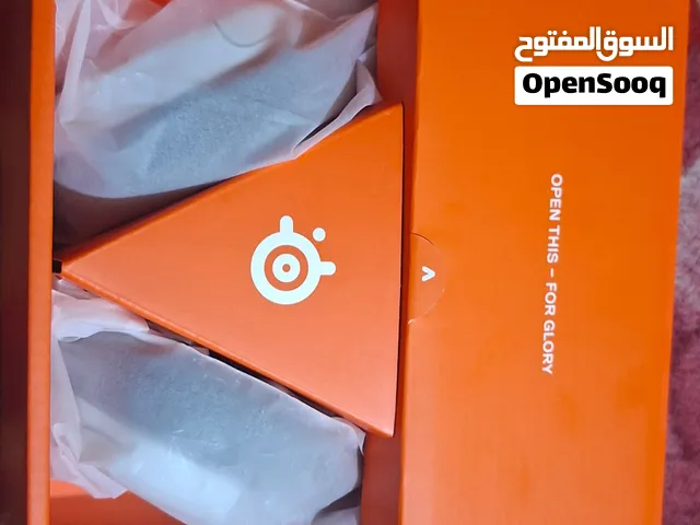 سماعة steelseries arctis nova 1 مستعمله كلش قليل وبيها كل القطع موجوده مع كارتون بيها مجال اذا شراي