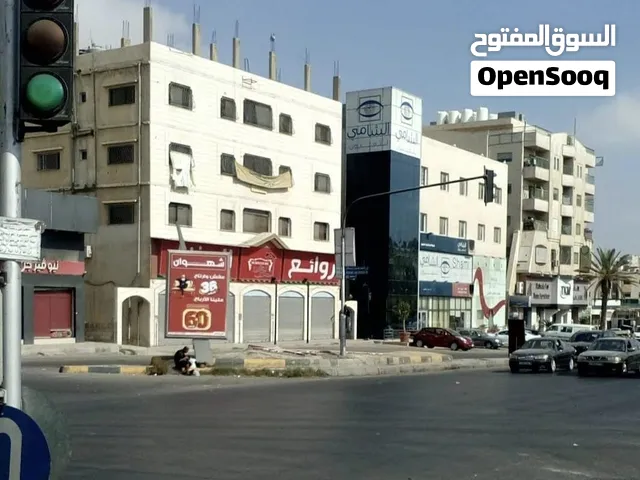 خمسة معارض تجارية واسعة للإيجار على شارع الأوتوستراد مباشرة بجوار الشامي للعيون