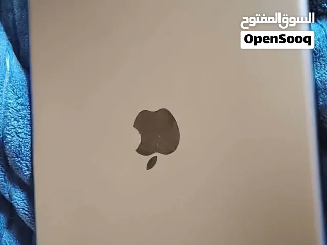 أيباد مني فيف للبيع او تبديل بلايستيشن 4يكون مهكر