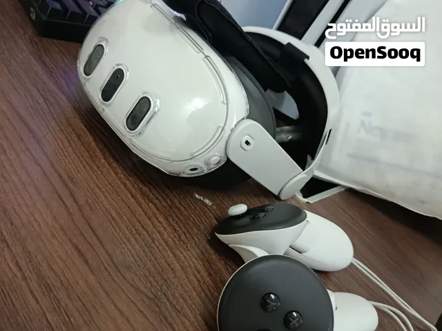 meta quest 3 512gb نضيفه جدا وعليها اكسسوارات وحمايه و بعطيك ضمان يوم كامل