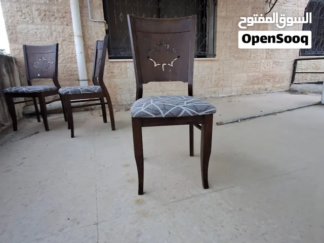 كراسي بحاله جيده للبيع عدد 4