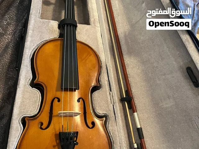 آلة كمنجا موسيقية ليس بها عيوب ، violin instrument and it’s clean and perfectly good condition