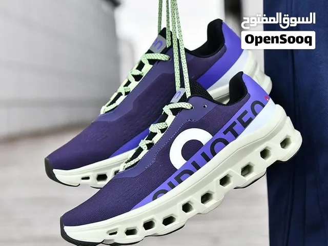للبيع حذاء ركض