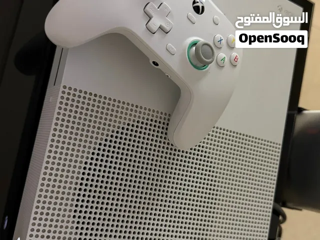 Used and clean Xbox one s 1TB with a new gen gamesir controller for sale