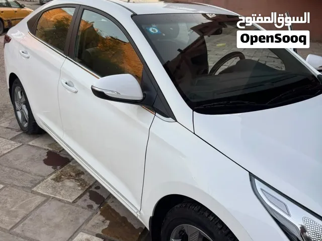 اكسنت بيضاء