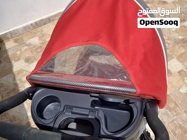 عربة اطفال من ماركة تشكيو