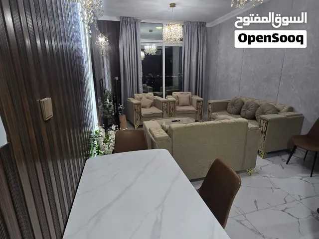 للبيع شقة راقية مفروشة بالكامل في أبراج الواحة – الراشدية 1، عجمان غرفتين وصالة بتشطيب راقي