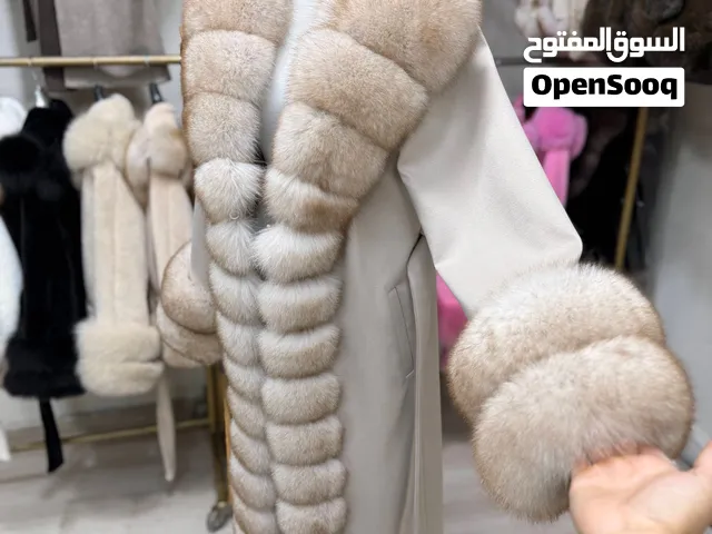 Luxury Long Cashmere Coat with Real Fox Fur Trim معطف كشمير فاخر مع فرو ثعلب طبيعي