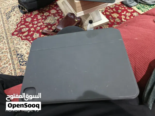 كيبورد Apple الأصلي Smart Keyboard Folio لآيباد برو 11 للبيع