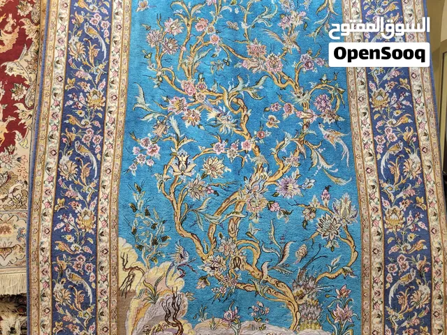 Elegant beautiful handmade Iranian / Perisan Esfahan 80%silk and 20% wool carpet Size 2.00 by 3.00
