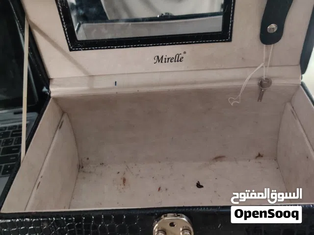 صندوق تنظيم المجوهرات والمكياج (Mirelle)