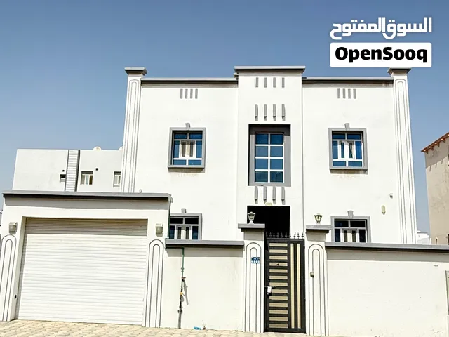 فيلا للايجار في المعبيلة الثامنة للعوائل فقط