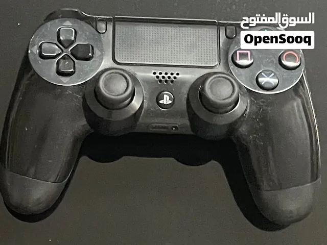 للبيع: جهاز PlayStation 4 Pro بحالة ممتازة مع 3 يدات تحكم