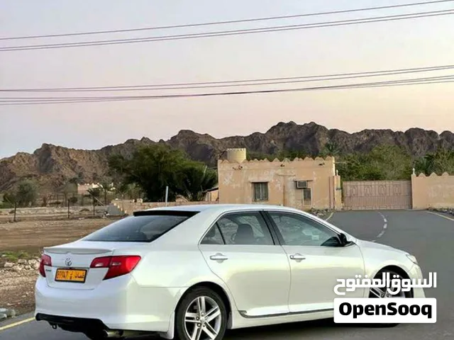 السياره للبيع فقط موديل 2012