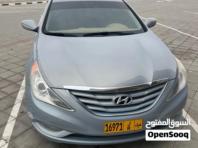 Used 2014 Hyundai Sonata Sedan with Baby Blue Interior and American Specs