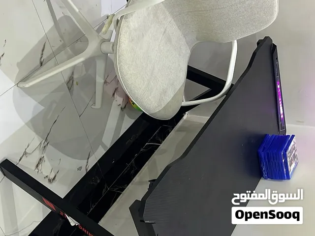 كرسي وطاوله قابل للتفاوض