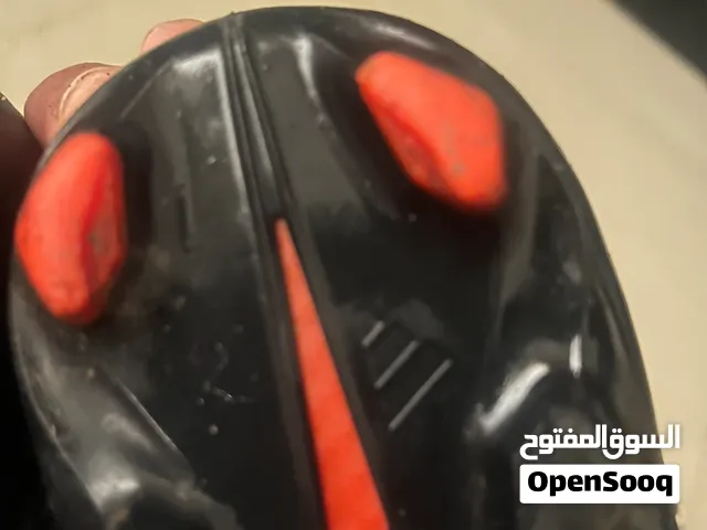 بوت اصابع اديداس   للبيع