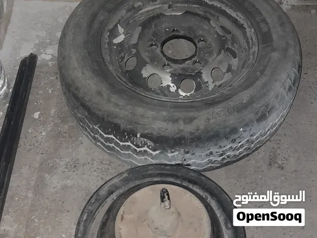 جنط وحمالة سبير للبيع 15 سبير 13 حديد فقط