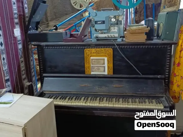بيانو انجليزي قديم جدا تاريخ الصنع 1890