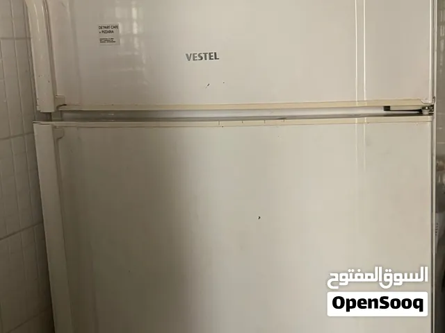 ثلاجه بحال جيد جدا