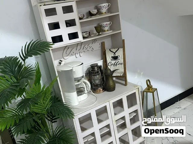 كورنر كوفي. ابيض. الباب بي كسر