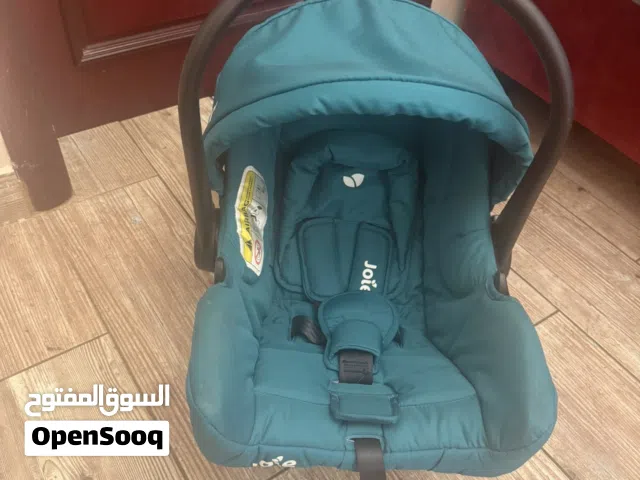 مقعد سياره للأطفال