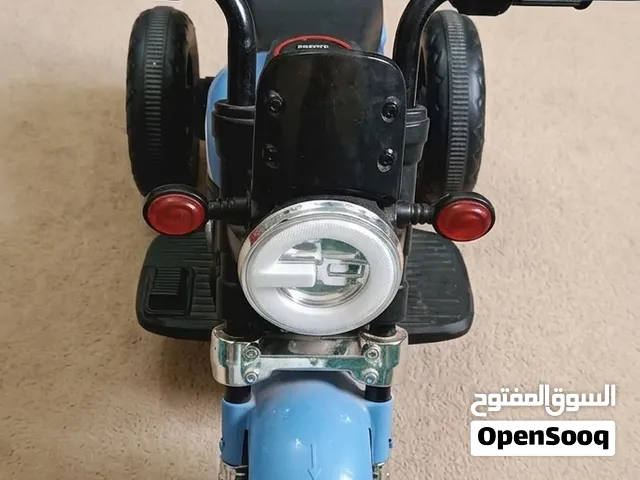 سيارة موطو اطفال شحن بحالة ممتازة.. تحتاج بطارية