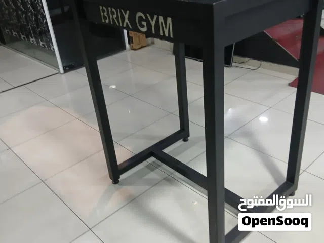 طاولة مكاسرة اصليه ثقيله جدا مميزة جدا ثقيله