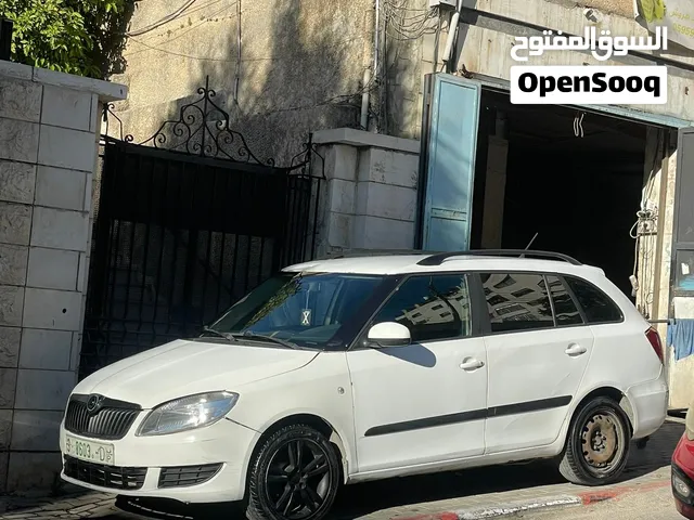 سكودا فابيا ديزل. ستيشن جير عادي