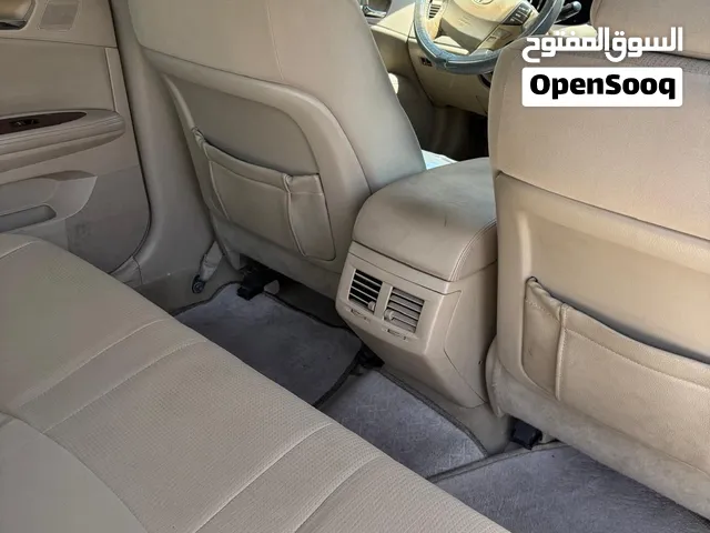 تيوتا افالون 2011