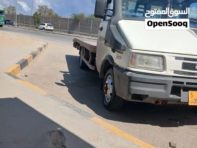 ساحبه لنقل السيارات والآلات الثقيله داخل وخارج لبيبا طرابلس