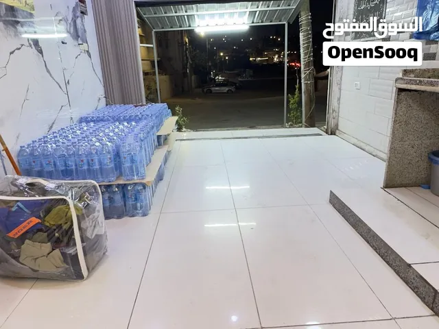 فرصة استثمارية مميزة — محطة مياه قائمة مع قاعدة زباين 400 زبون للبيع مع سيارة توصيل بينجو 2012