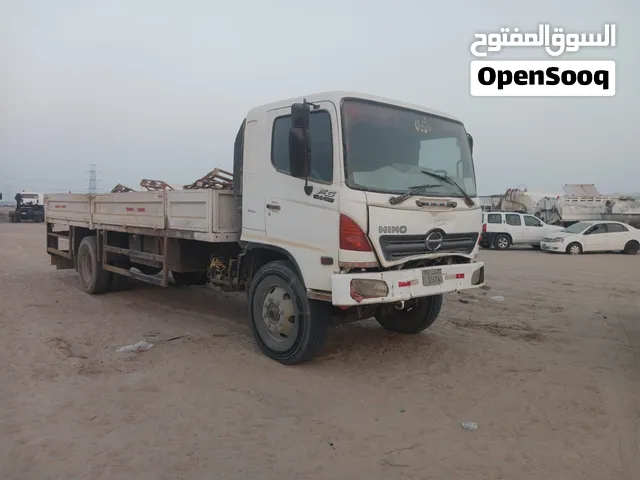 شاحنة هينو 16 طن موديل 2005 للبيع شرط الفحص