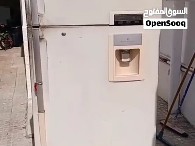 للبيع ثلاجه كبيره ممتازه