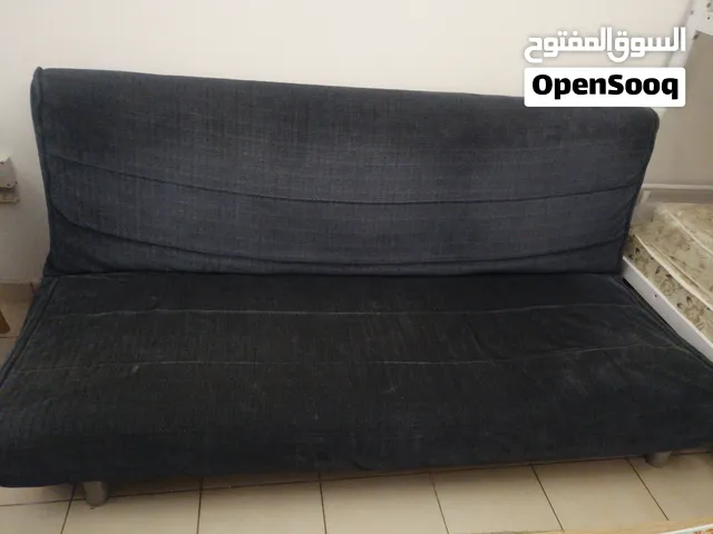 كنبه من ايكيا تفتح سرير مع غطا؛ إضافي مريجه جدا في الجلوس والنوم سهله الفتح والقفل  غطا؛ أزرق واحمر