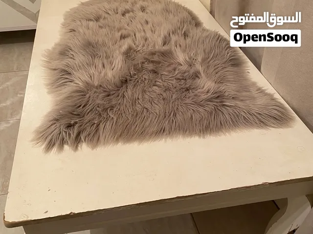 السلام عليكم ورحمه الله طاوله للبيع مستعمله شهر ونص قاعده جديده بسعر كزيوني