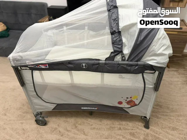 سرير اطفال
