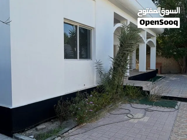 Villa for rent in a compound good location privacy