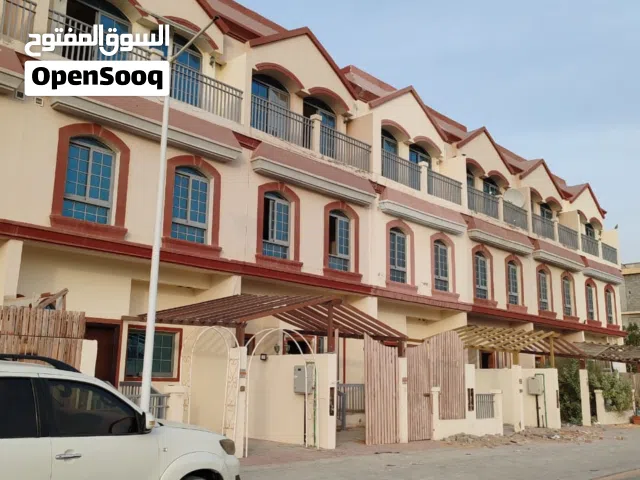 شامل توصيل كهرباء والماء دخل سنوي صافي 45000 درهم اطلاله مفتوحه تملك حر لجميع الجنسيات