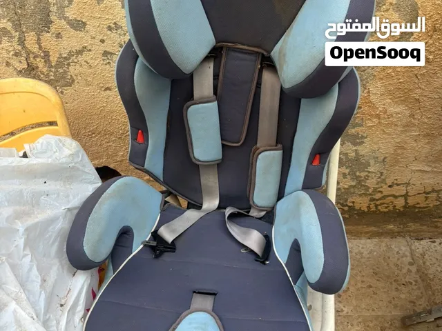 كرسي اطفال بحال الوكاله بحاجة إلى تنظيف فقط للبيع 25د فقط