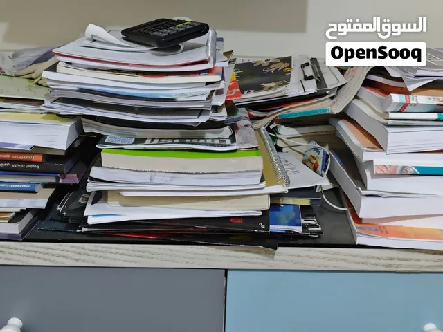 كتب ثانويه عامه 26 بحاله ممتازه للبيع