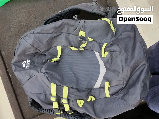 حقيبة للمشي لمسافات طويلة والتخييم (Hiking Backpack) براند Crivit سعه 30لتر جديده غير مستعمله