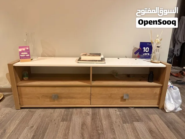 للبيع مكتبة