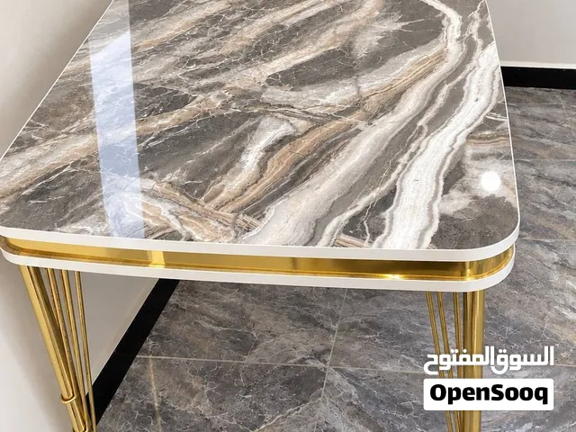 ميز طعام مع 6 كراسي بس كرسيين بحاجة تصليح والميز كلش نظيف 300 وبي مجال