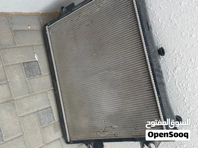 رديتر تايواني يركب حق الاستيشن لكزس