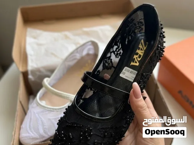 حذاء ماري جين دانتيل مطرز – لمسة أنثوية راقية