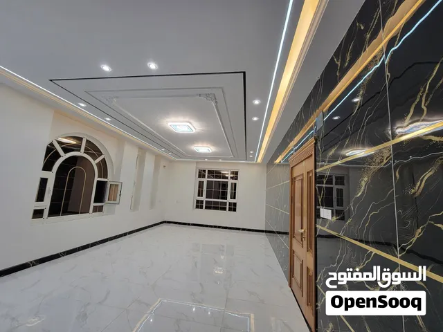 شقه فخامه بلاصبحي جوار مترو مول ب160 نحاول ب150 ارقى حي اربع وثلاثه حمامات وصاله