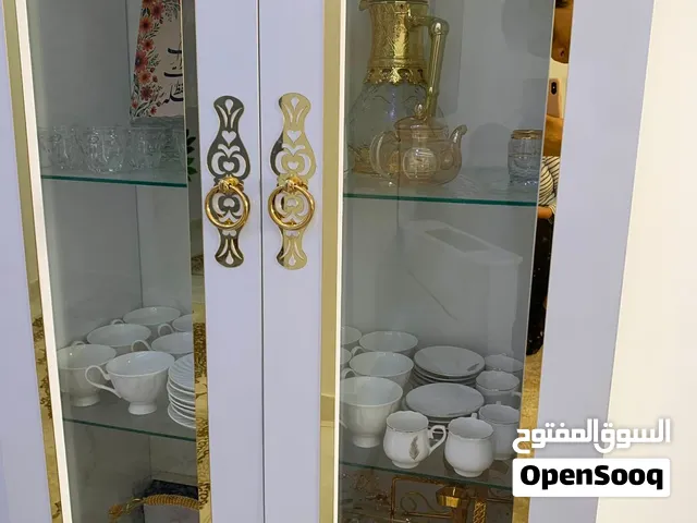 بوفي للبيع انضيف لون ابيض